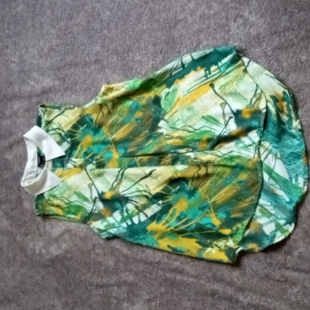 Mossimo sheer sleeveless abstract peacock blouse